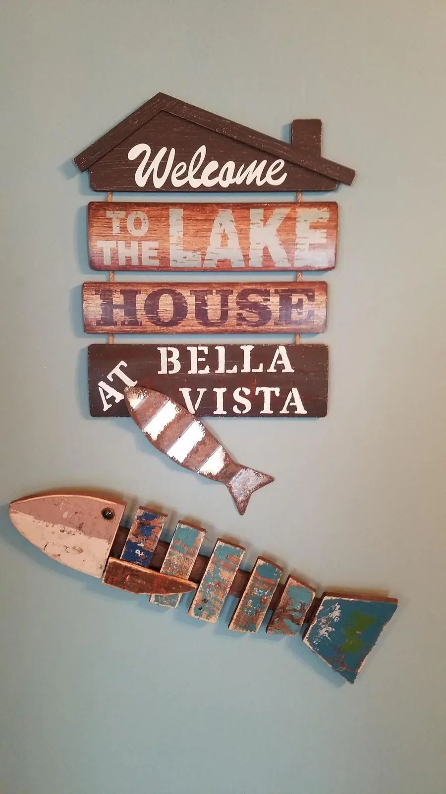 Welcome to the Lake House at Bella Vista sign